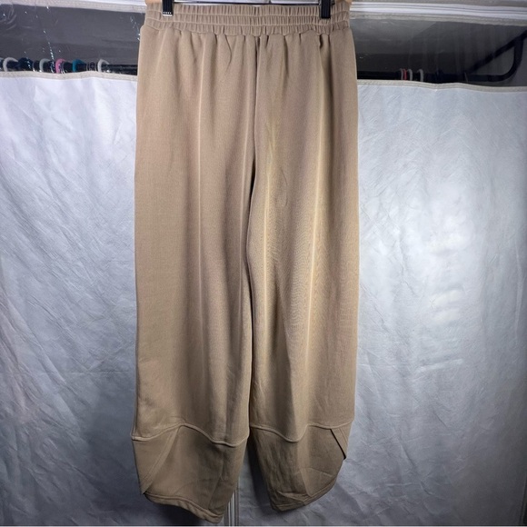 NWT FREEOAK super comfy pants size M. Large size front pockets color beige - Picture 3 of 8